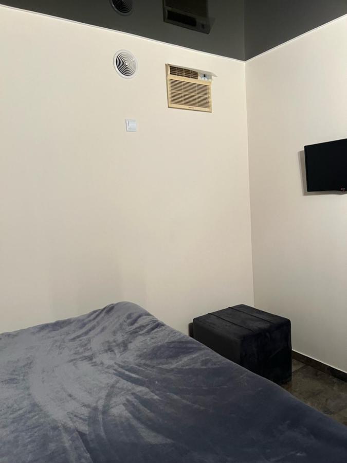 Enigma Hostel Jerevan Buitenkant foto