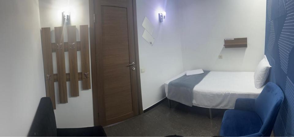 Enigma Hostel Jerevan Buitenkant foto