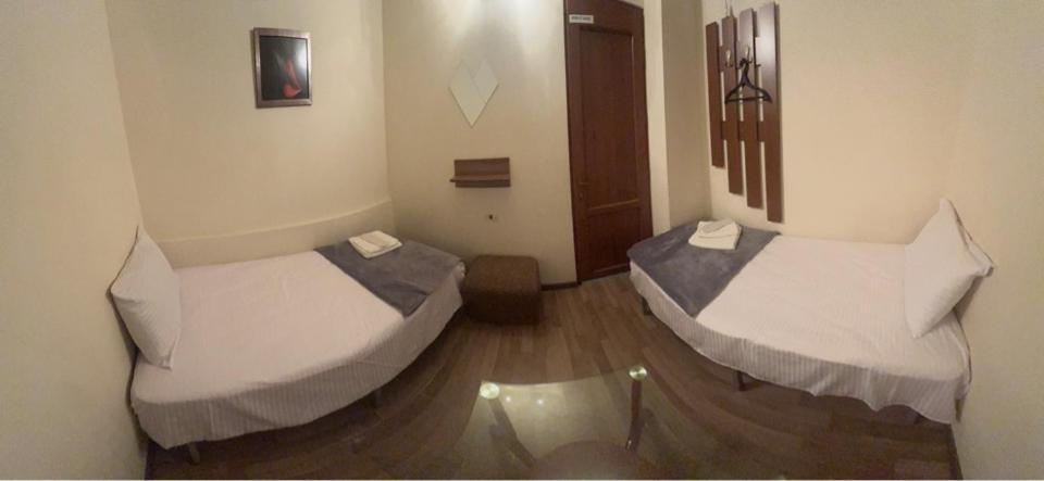 Enigma Hostel Jerevan Buitenkant foto