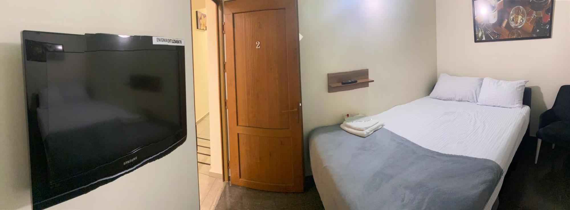 Enigma Hostel Jerevan Buitenkant foto