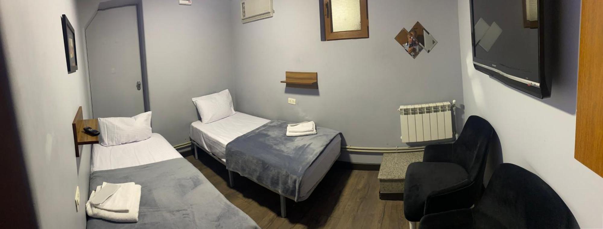 Enigma Hostel Jerevan Buitenkant foto