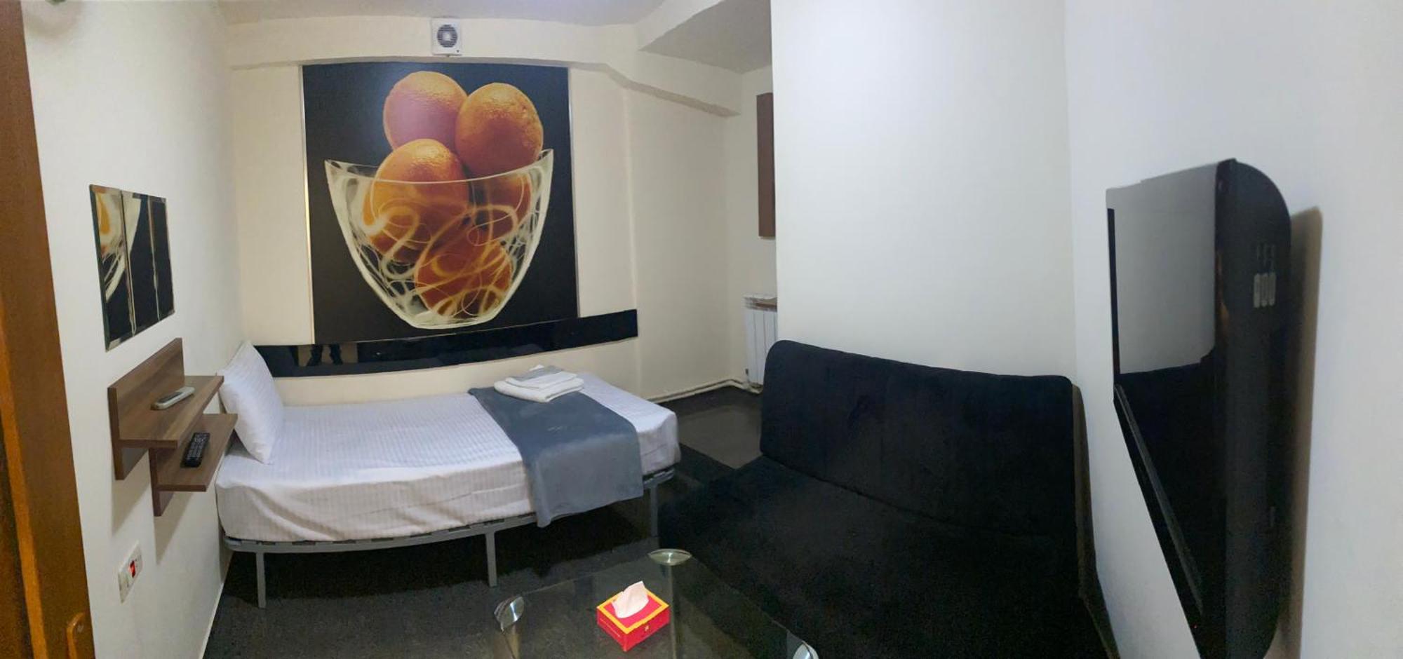 Enigma Hostel Jerevan Buitenkant foto
